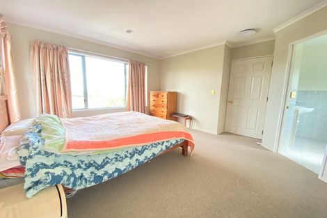 Photo of property in 2/18 Woodgers Way, Somerville, Auckland, 2014