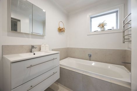 Photo of property in 6 Erika Place, Fairview Downs, Hamilton, 3214