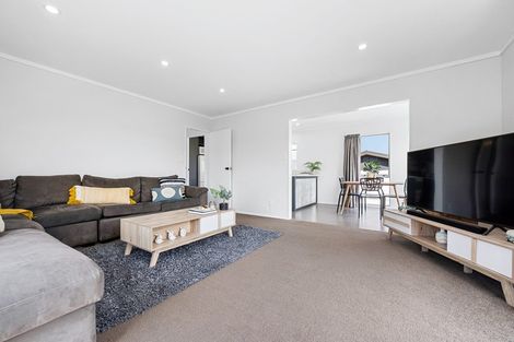 Photo of property in 16 Kaitangata Crescent, Kelson, Lower Hutt, 5010