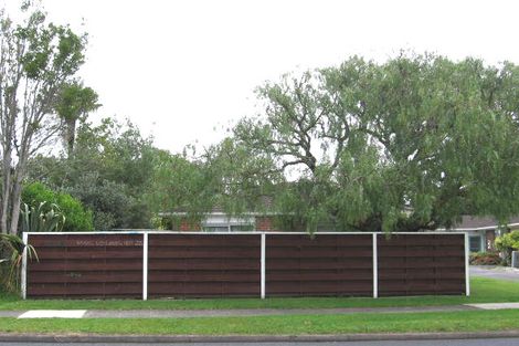 Photo of property in 1/65 Glendale Road, Glen Eden, Auckland, 0602