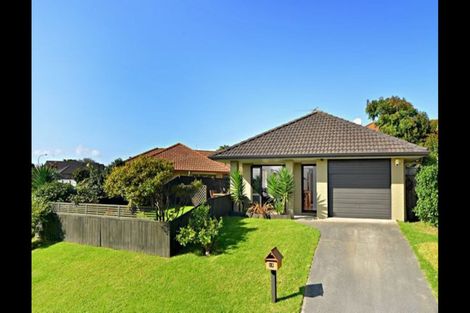 Photo of property in 13 Earnslaw Crescent, Clover Park, Auckland, 2019