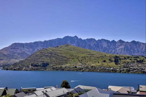 Photo of property in 1a Olivers Place, Queenstown, 9300