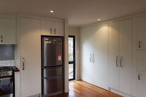 Photo of property in 2/20 Kamara Road, Glen Eden, Auckland, 0602