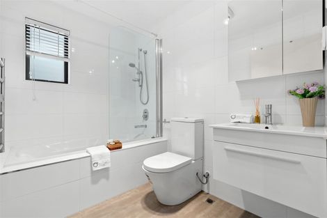 Photo of property in 9/10 Silver Moon Road, Albany Heights, Auckland, 0632