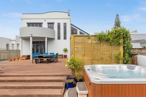Photo of property in 34 The Esplanade, Westshore, Napier, 4110
