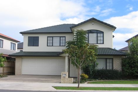 Photo of property in 18 Bridgefield Crescent, Flat Bush, Auckland, 2016