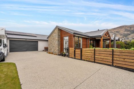 Photo of property in 12 Sapphire Spring Rise, Wanaka, 9305