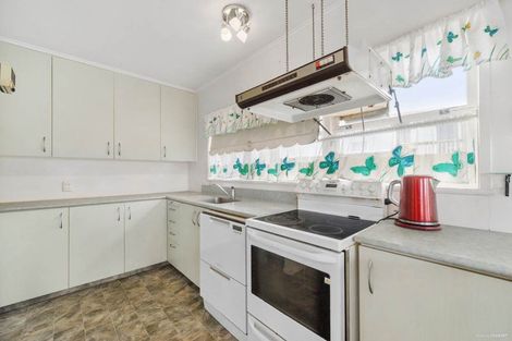 Photo of property in 5 Cheryl Place, Hillcrest, Auckland, 0627