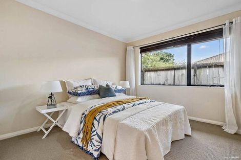 Photo of property in 16 Breon Place, Flat Bush, Auckland, 2016