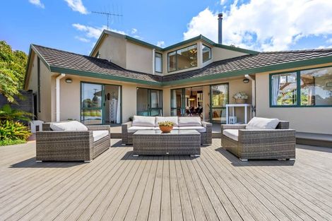 Photo of property in 1 Whangaparaoa Road, Red Beach, 0932