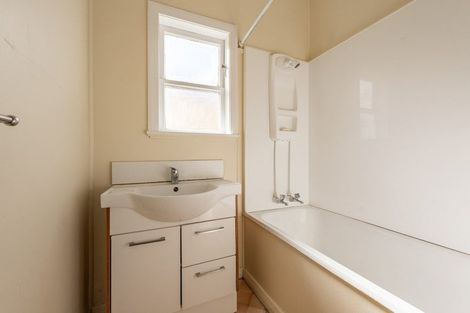 Photo of property in 19 Waiwhetu Road, Waiwhetu, Lower Hutt, 5010