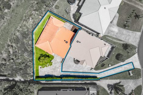 Photo of property in 2/52 Donald Street, Stanmore Bay, Whangaparaoa, 0932