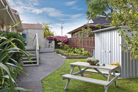 Photo of property in 71 Sandspit Road, Shelly Park, Auckland, 2014