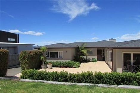 Photo of property in 52 Knights Road, Rothesay Bay, Auckland, 0630