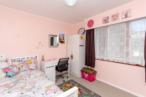 Photo of property in 16 Kenmore Street, Westown, New Plymouth, 4310