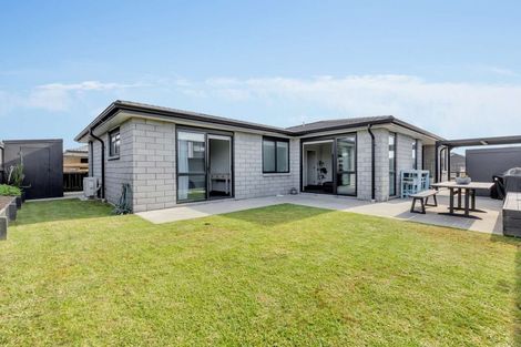 Photo of property in 54 Tamapahore Boulevard, Papamoa Beach, Papamoa, 3118