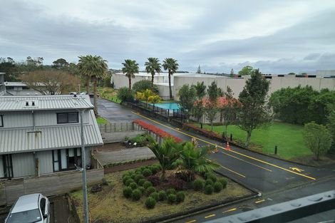 Photo of property in 2e/30 Westward Ho, Glen Eden, Auckland, 0602