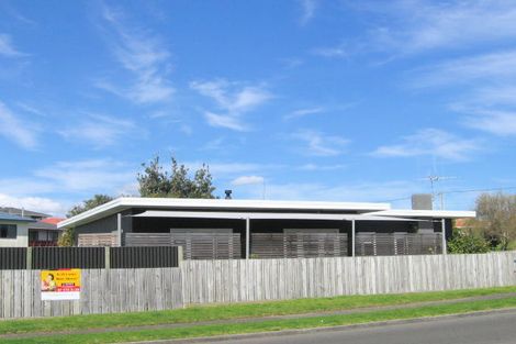 Photo of property in 14 Tay Street, Mount Maunganui, 3116