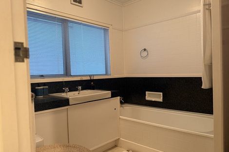 Photo of property in 23a Waiwera Place, Waiwera, Orewa, 0994