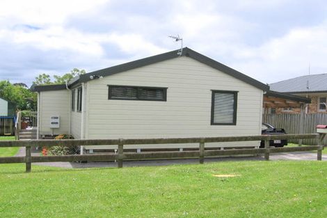 Photo of property in 1a Nicolas Avenue, Glen Eden, Auckland, 0602