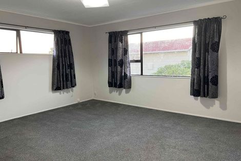 Photo of property in 26a Cheltenham Terrace, Newlands, Wellington, 6037