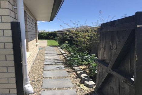Photo of property in 16 Dalray Avenue, Takanini, 2112