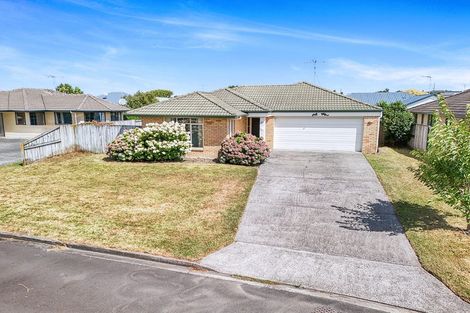 Photo of property in 17 Farnham Close, Rototuna North, Hamilton, 3210