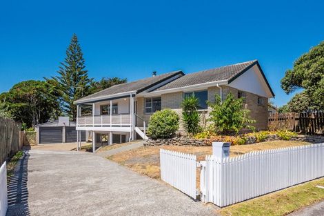 Photo of property in 198 Tutere Street, Waikanae Beach, Waikanae, 5036