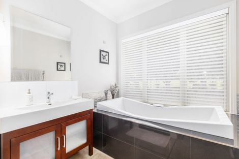 Photo of property in 28 Saint Laurent Way, Ohau, Levin, 5570