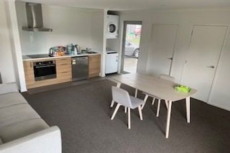 Photo of property in 2/7 Hibiscus Avenue, Hamilton Lake, Hamilton, 3204