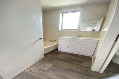 Photo of property in 20 Christmas Road, Manurewa, Auckland, 2102