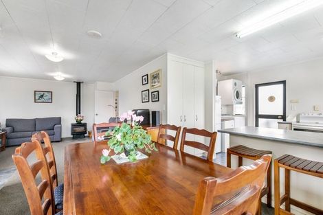 Photo of property in 2/23 Bernina Place, Weymouth, Auckland, 2103