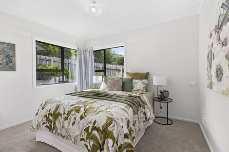 Photo of property in 53 Albatross Close, Whitby, Porirua, 5024