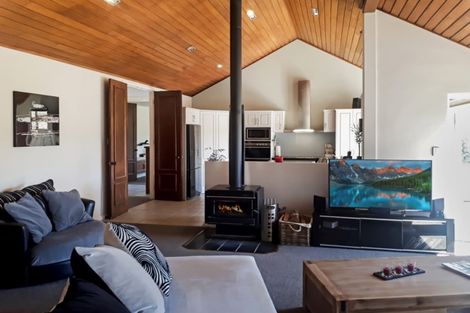 Photo of property in 25 Marsack Road, Taumarunui, 3992