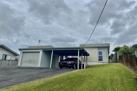 Photo of property in 1/91 Diana Drive, Glenfield, Auckland, 0627