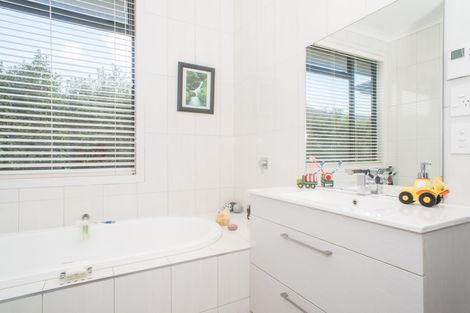 Photo of property in 42 Sterling Park, Lytton West, Gisborne, 4010