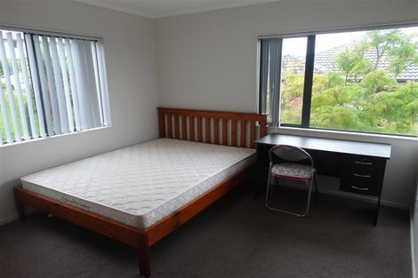 Photo of property in 48 Rising Parade, Fairview Heights, Auckland, 0632