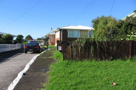 Photo of property in 33 Tiroroa Avenue, Te Atatu South, Auckland, 0610