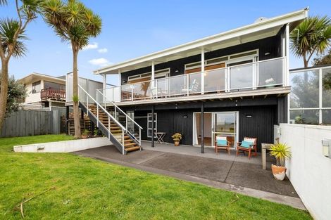 Photo of property in 22a Whiteley Street, Moturoa, New Plymouth, 4310