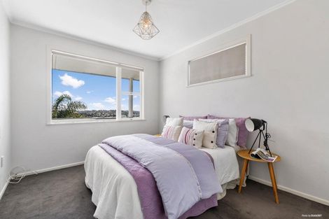 Photo of property in 2/599 Glenfield Road, Totara Vale, Auckland, 0629