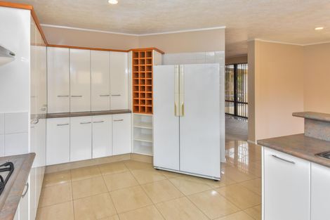 Photo of property in 16 Eloise Place, Clendon Park, Auckland, 2103