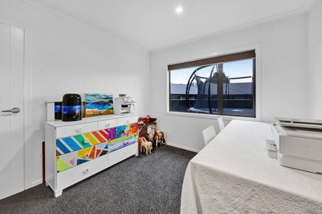 Photo of property in 7 Mercade Close, Stratford, 4332