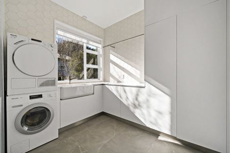 Photo of property in 100 Campbell Road, One Tree Hill, Auckland, 1061