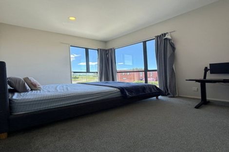 Photo of property in 6 Te Aparangi Road, Papakura, 2110