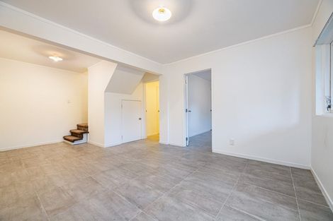 Photo of property in 2/7 Dakota Avenue, Beach Haven, Auckland, 0626