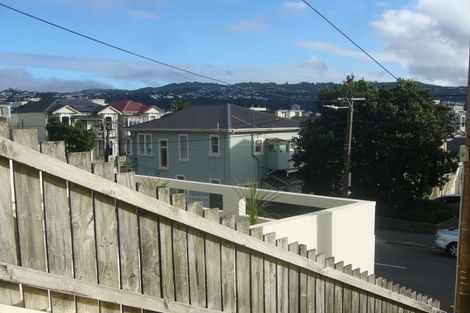 Photo of property in 4 Hawker Street, Mount Victoria, Wellington, 6011