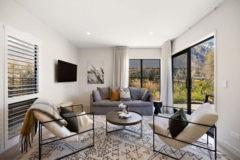 Photo of property in 9 Mulholland Drive, Jacks Point, 9371