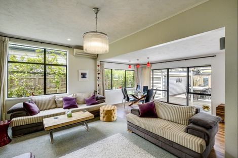 Photo of property in 38 Napier Terrace, Hospital Hill, Napier, 4110