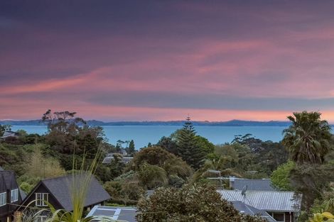 Photo of property in 33 Bleakhouse Road, Howick, Auckland, 2014