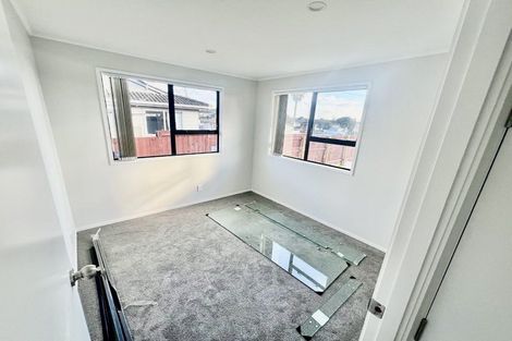 Photo of property in 27 Dissmeyer Drive, Clover Park, Auckland, 2019